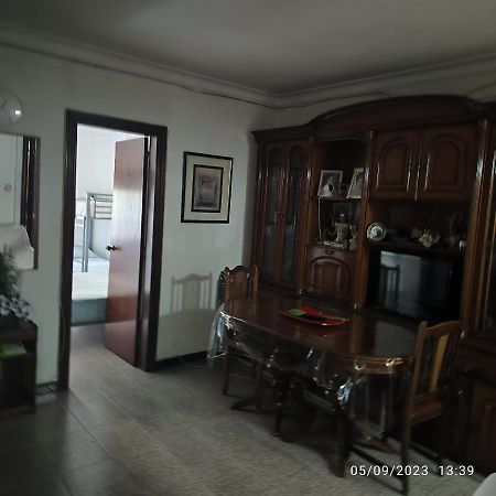 Appartement Apto Barcelona C R à Santa Coloma de Gramanet Extérieur photo