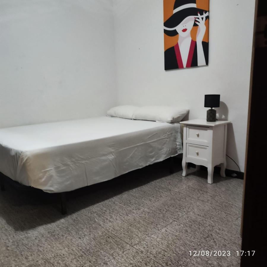 Appartement Apto Barcelona C R à Santa Coloma de Gramanet Extérieur photo