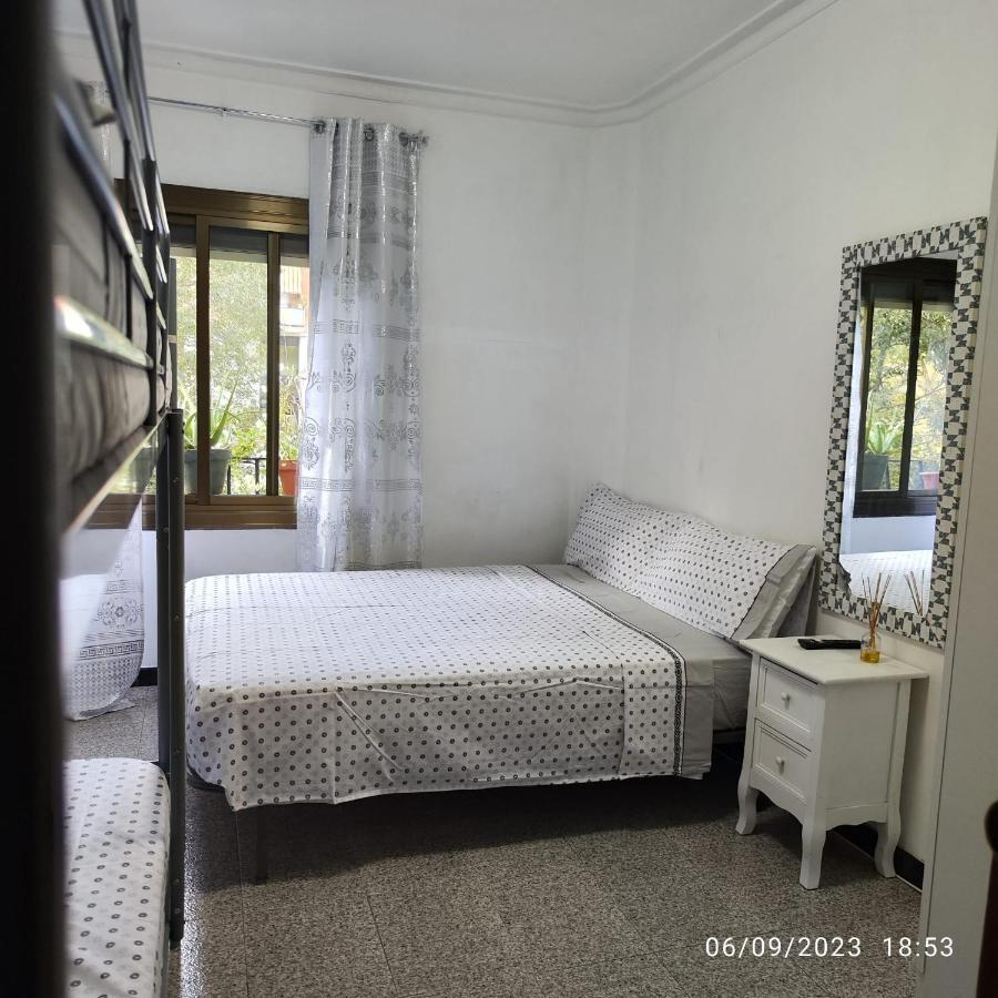 Appartement Apto Barcelona C R à Santa Coloma de Gramanet Extérieur photo